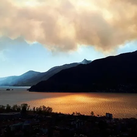 Sole & Lago-lake Maccagno