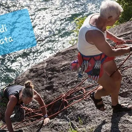 Sole & Lago-lake アパート Maccagno