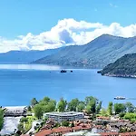 Sole & Lago-lake * Maccagno
