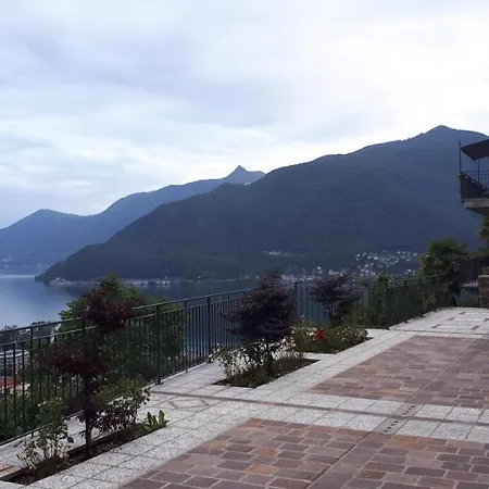 Sole & Lago-lake Maccagno