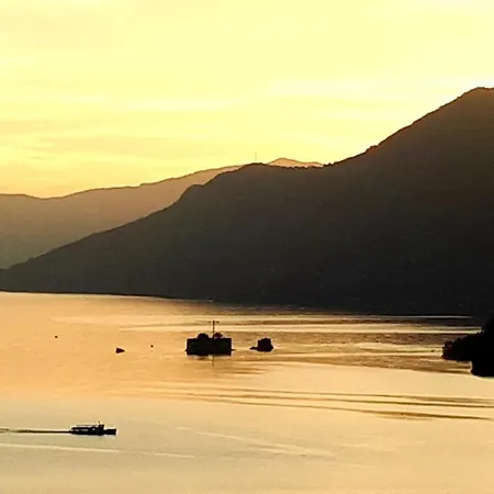Sole&lago-lake