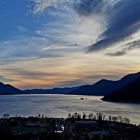 Sole&lago-lake Maccagno