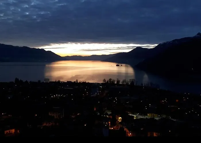 Sole & Lago-lake Maccagno