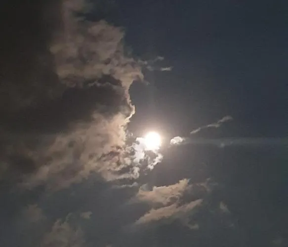 Sole & Lago-lake Maccagno