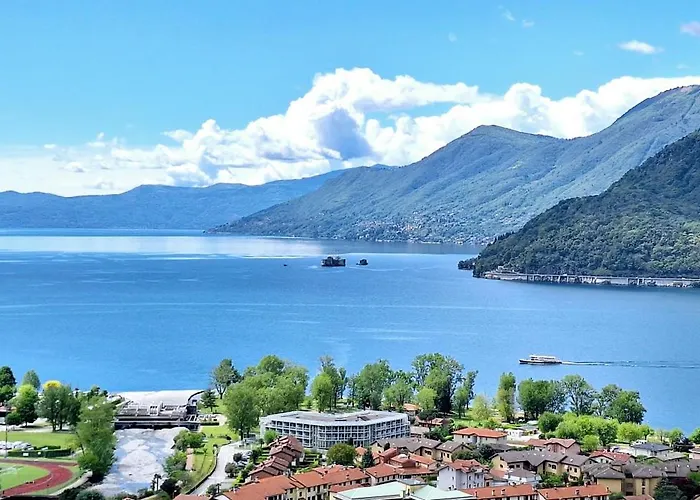 Sole & Lago-lake * Maccagno